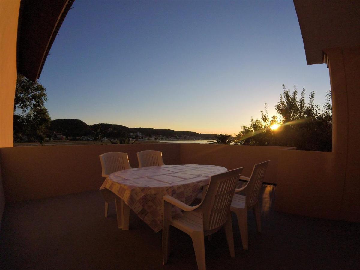 Apartmani Olivera 2 Supetarska Draga Dış mekan fotoğraf